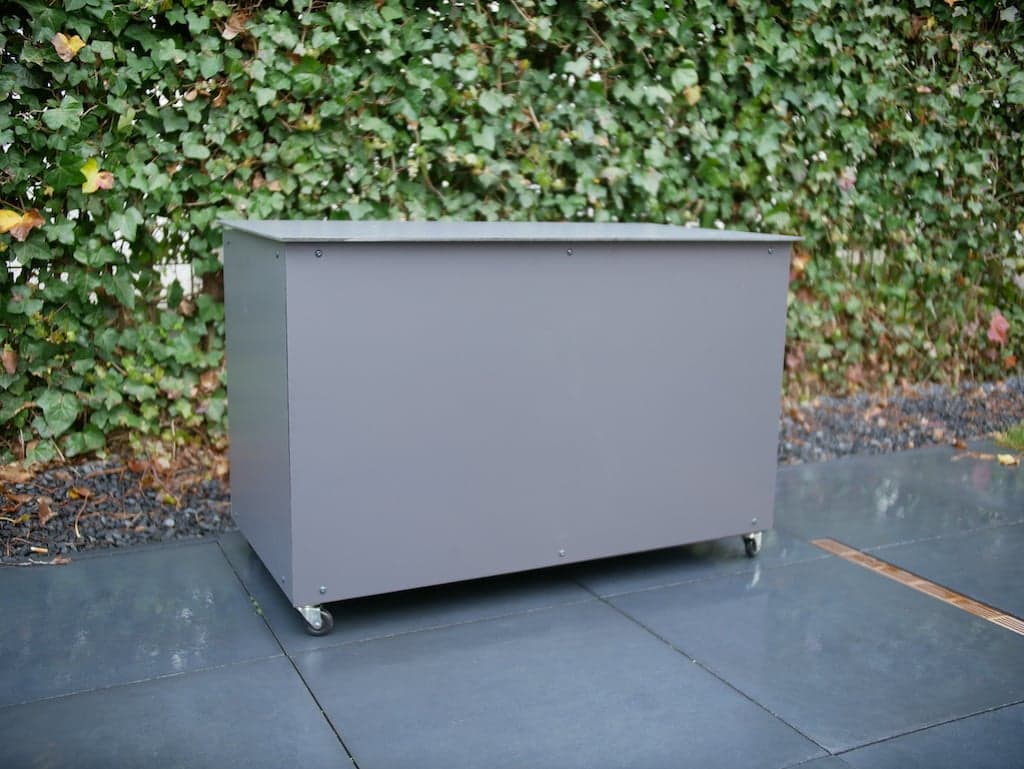 Parcel box HPL