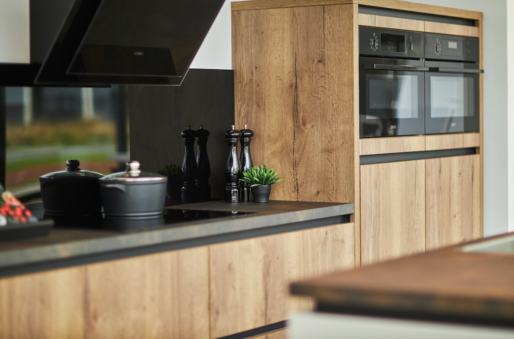 Kitchen splashback idea black