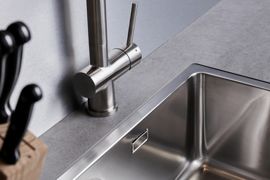 aluminium-kitchen-splashback