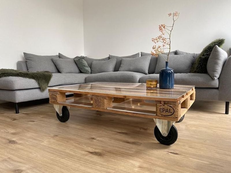 Acrylic side table pallets